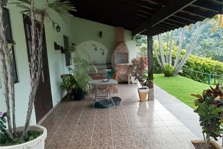 Casa em condomínio à venda com 3 quartos, sendo 1 suíte, no Centro, Bom Jesus dos Perdões, SP