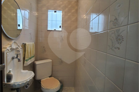Sobrado à venda com 3 quartos, sendo 1 suíte,  em Jardim Rizzo, São Paulo, SP