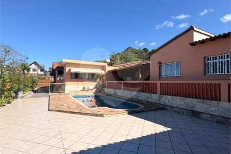 Casa Térrea à venda com 3 quartos em Vila Áurea, Poá, SP