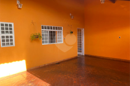 Casa à venda com 4 quartos, sendo 1 suíte, no condomínio Copacabana., Ribeirão Preto - SP