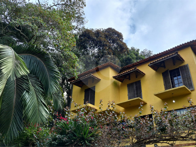 Casa à venda com 3 quartos, sendo 1 suíte,  no condomínio Alpes da Cantareira, Mairiporã - SP