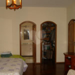 Casa à venda ou para alugar com 4 quartos, sendo 2 suítes,  no Centro, Vinhedo, SP