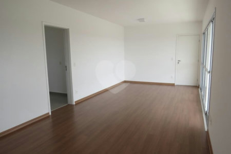 Apartamento à venda com 3 quartos, sendo 1 suíte, em Morumbi, São Paulo, SP