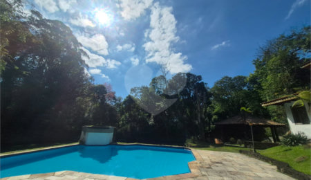Casa à venda ou para alugar com 4 suítes no condomínio Parque Imperial da Cantareira, Mairiporã - SP