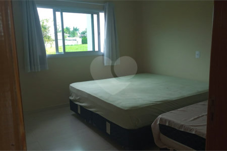 Casa à venda com 5 suítes no condomínio Village da Serra, Araçoiaba da Serra - SP