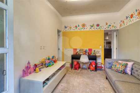 Casa à venda com 4 quartos, sendo 2 suítes, em Alto da Boa Vista, São Paulo, SP