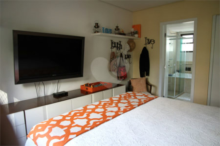 Apartamento à venda com 3 suítes em Campo Belo, São Paulo, SP