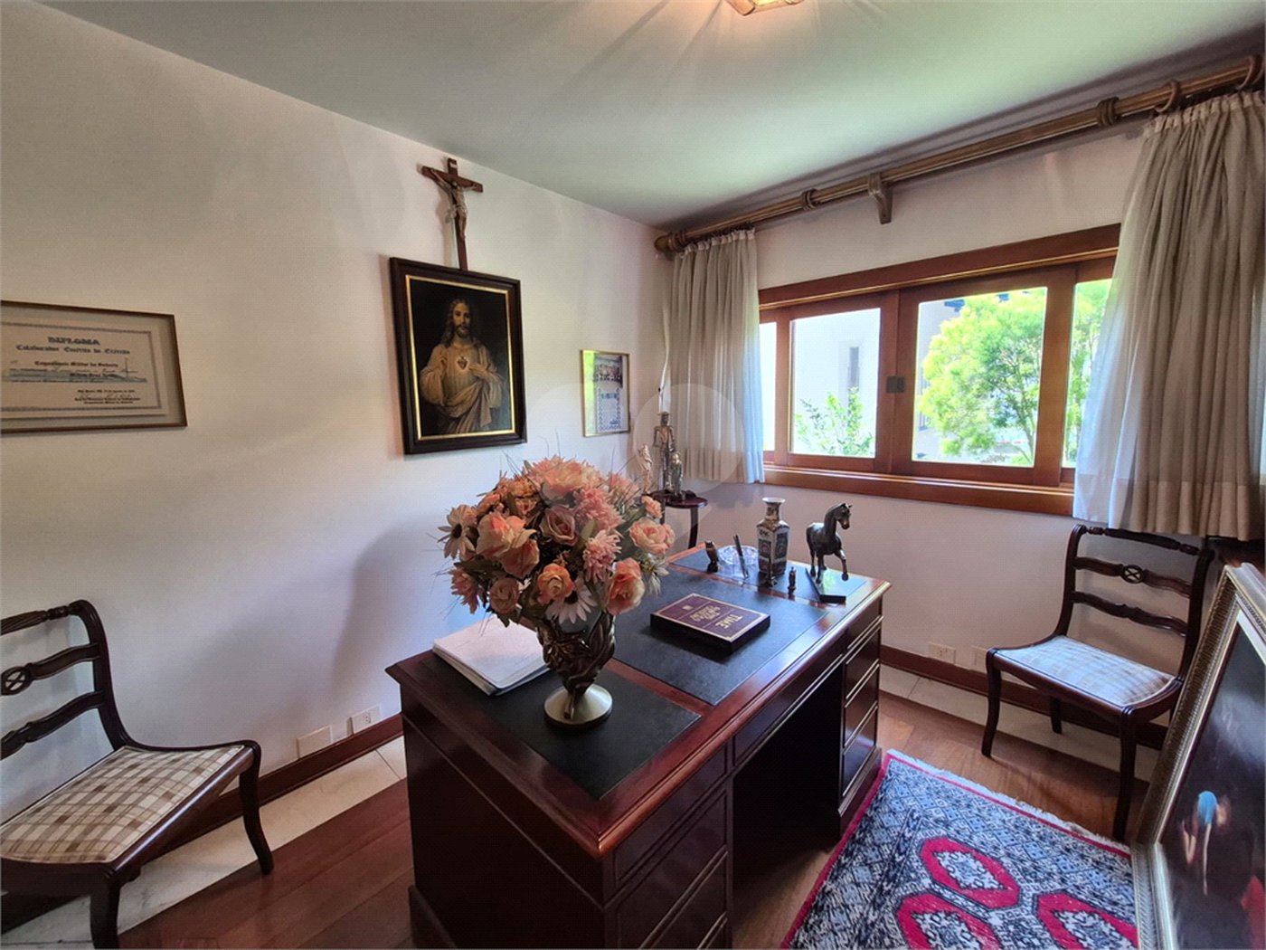 Casa de Vila à venda ou para alugar com 4 quartos, sendo 2 suítes,  em Jardim Leonor, São Paulo, SP