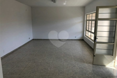 Casa à venda com 4 quartos, sendo 1 suíte,  em Vila Maria, Itapetininga, SP