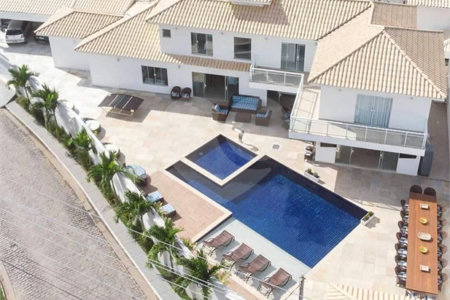 Casa à venda com 12 quartos, sendo 8 suítes, em Geribá, Armação dos Búzios, RJ