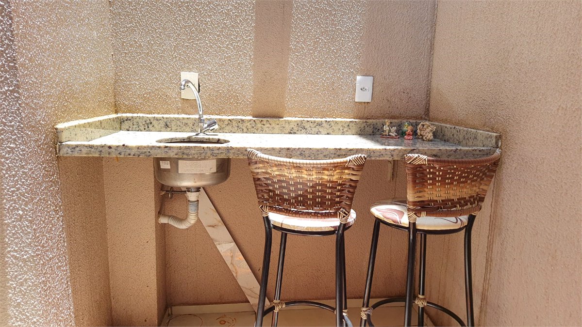 Apartamento à venda com 3 quartos, sendo 1 suíte,  em Bela Vista, Salto, SP