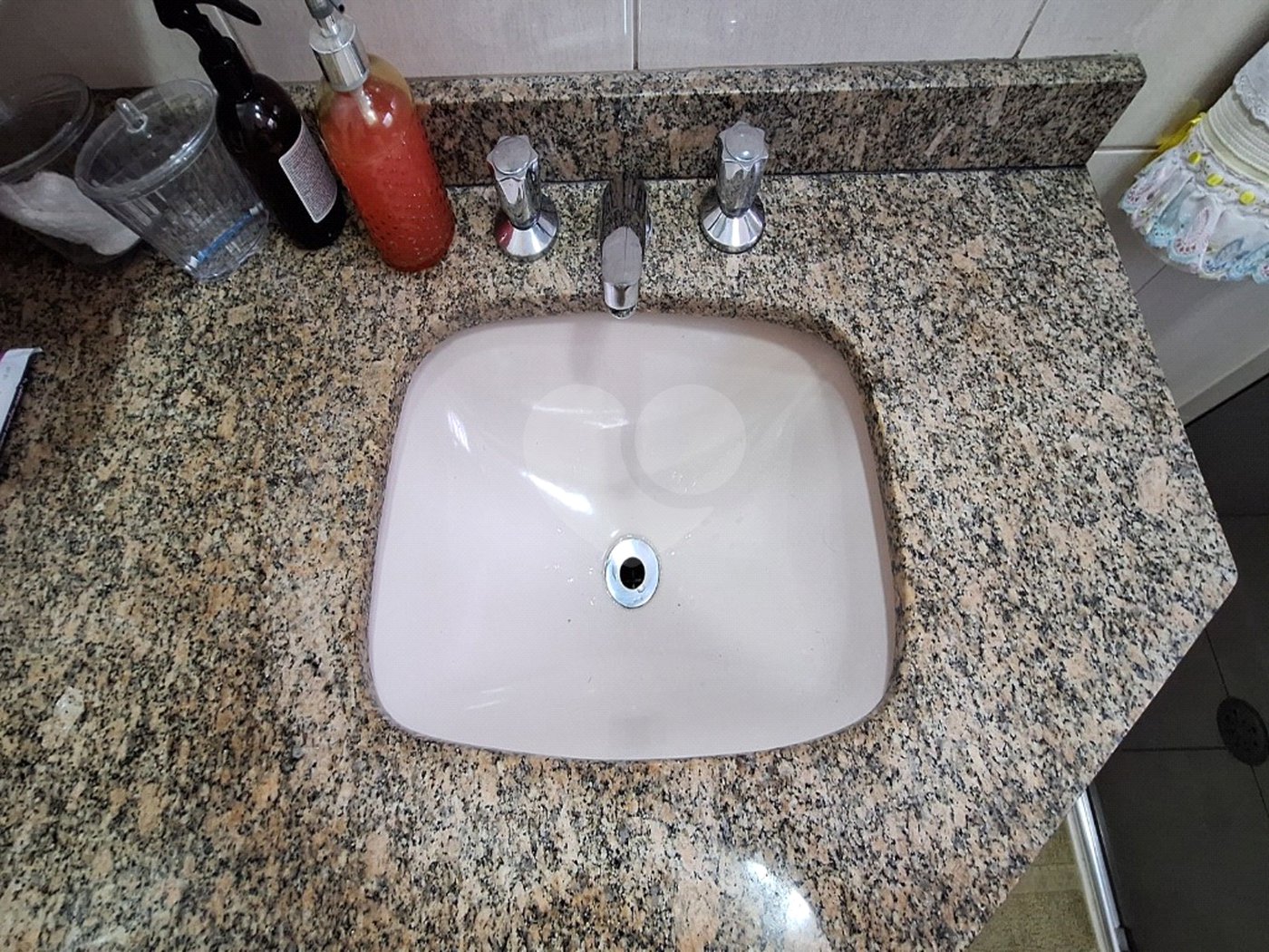 Casa à venda com 3 quartos, sendo 1 suíte,  no condomínio Conjunto Residencial Independencia, São Paulo - SP