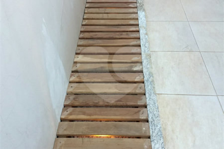 Casa térrea com 2 dormitórios.