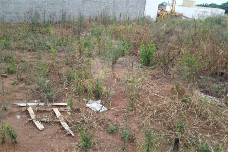 Lote no Jardim do Bosque, aceita financiamento ou aquisição de terreno e construção .
