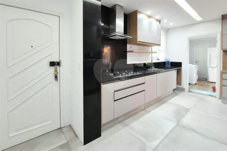 Cobertura sofisticada no Jardim do Mar, em São Bernardo do Campo, com 4 dormitórios, closet, hidromassagem, varanda, 5 vagas de garagem e lazer completo. Ideal para quem busca conforto e exclusividade.