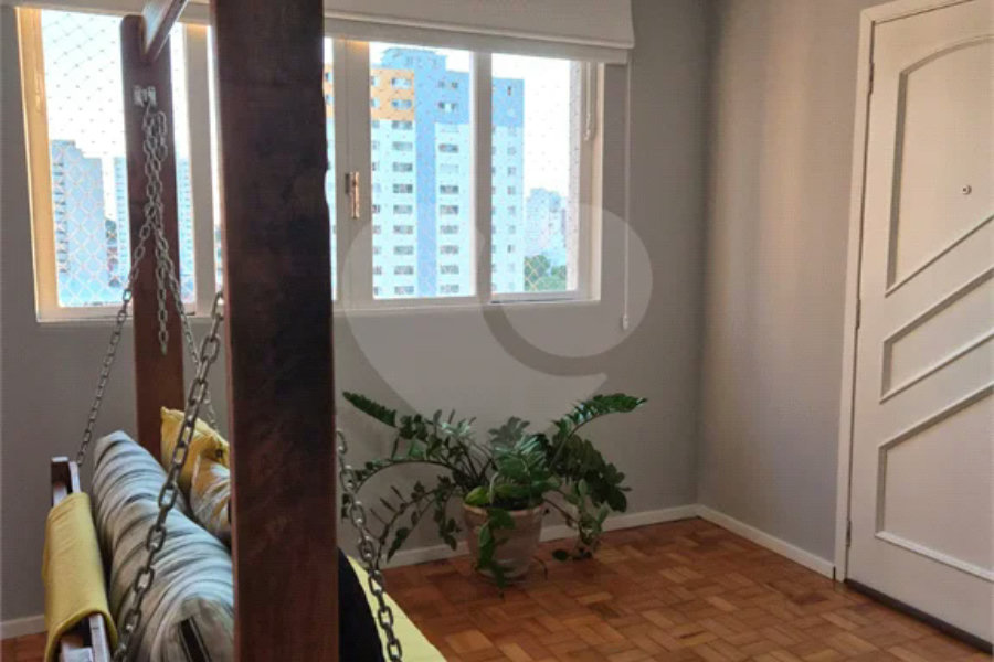 Apartamento à venda no Edifício Pedro Ometto, no coração de Piracicaba.
