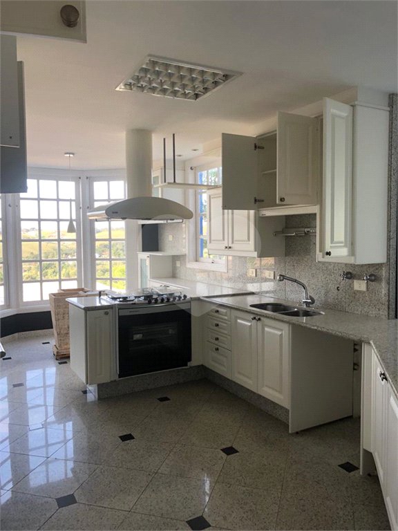 Casa à venda com 4 suítes no condomínio Osato, Atibaia - SP