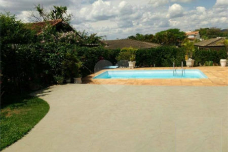 Casa à venda com 4 quartos, sendo 2 suítes, no condomínio Vinhas da Vista Alegre - Lado Sede, Vinhedo - SP