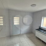 Sobrado à venda com 3 quartos, sendo 1 suíte, em Jardim Las Vegas, Santo André, SP