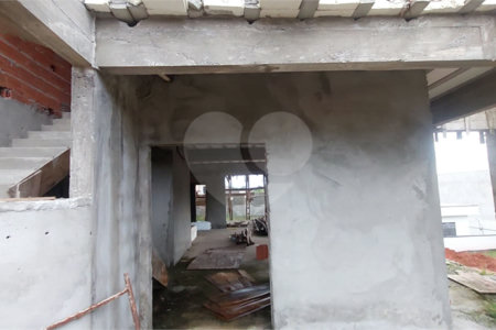 Terreno à venda com 3 quartos, sendo 1 suíte, no condomínio Lago dos Pássaros, Cotia - SP