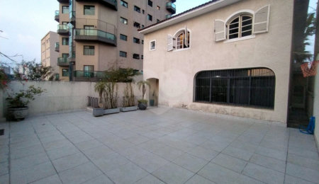 Sobrado à venda com 4 quartos, sendo 2 suítes,  em Vila Paulicéia, São Paulo, SP