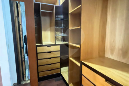 Casa à venda ou para alugar com 6 quartos, sendo 2 suítes, em Condomínio Portal dos Nobres, Atibaia, SP