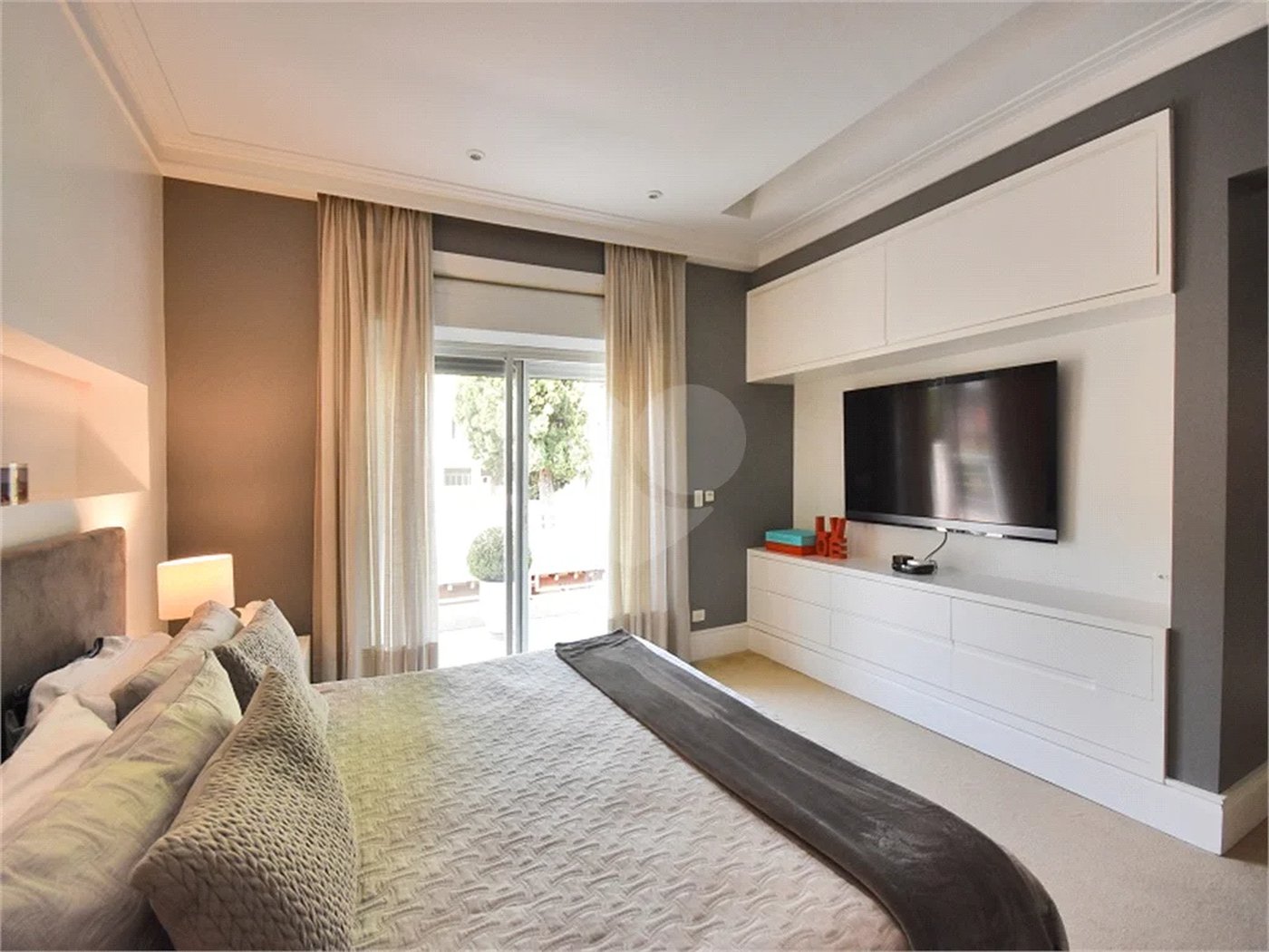 Casa impecável em terreno de 546m2
