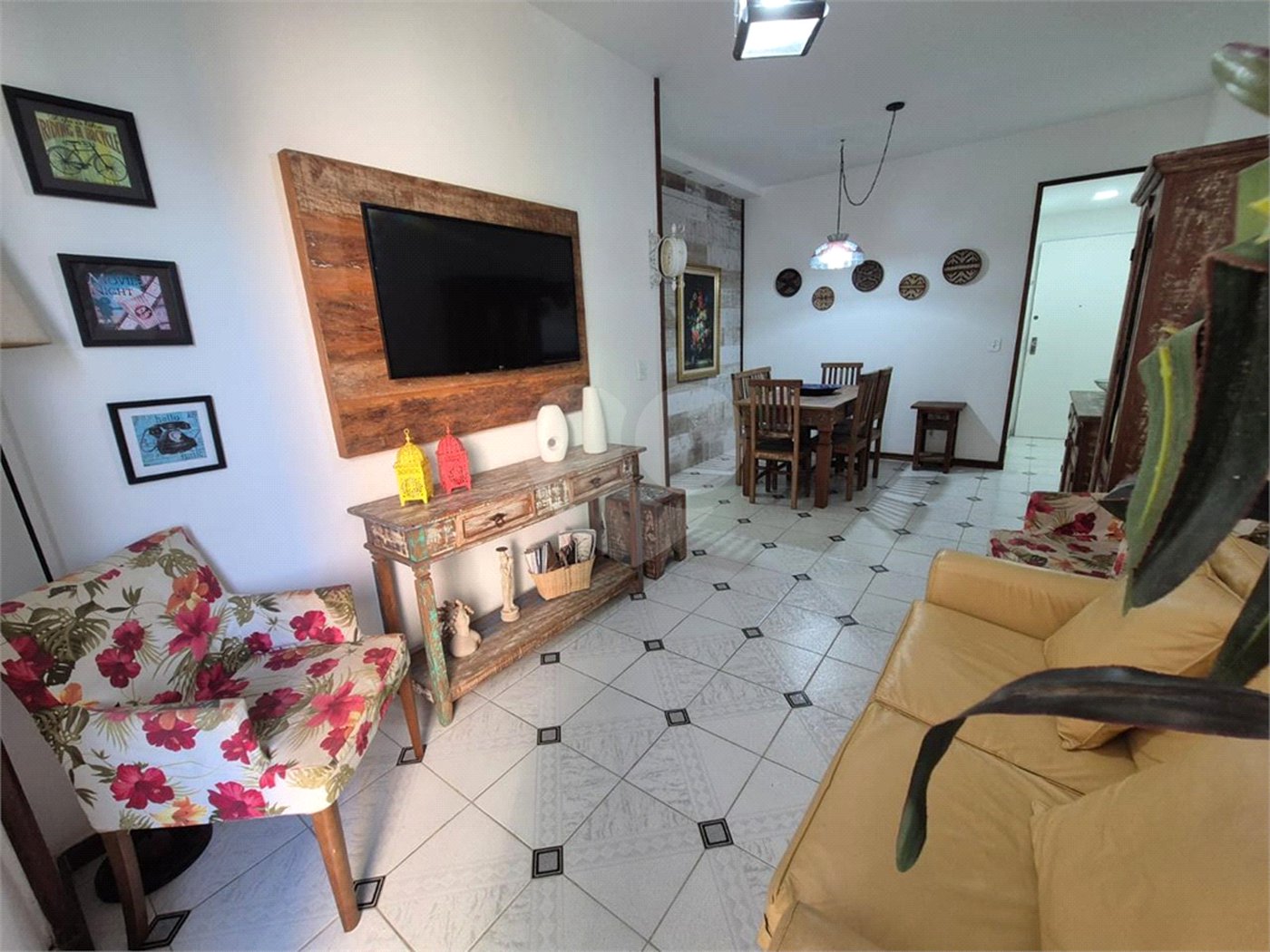 Apartamento à venda com 3 quartos, sendo 1 suíte,  no Centro, Cabo Frio, RJ