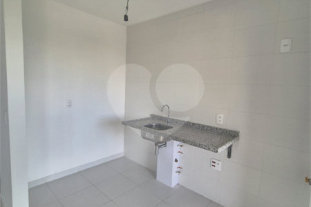 Apartamento à venda com 3 quartos, sendo 1 suíte, em Vila Anastácio, São Paulo, SP