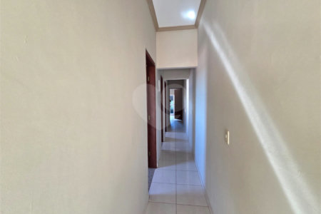 Casa à venda com 3 quartos, sendo 1 suíte, em Vila José Salem, Itapetininga, SP
