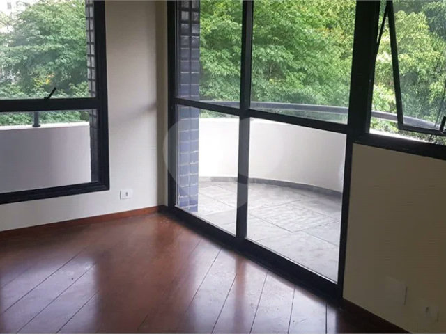 Apartamento à venda com 3 quartos, sendo 2 suítes,  em Morumbi, São Paulo, SP