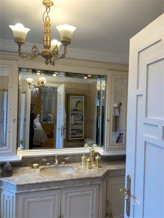 Apartamento à venda com 3 suítes em Vila Suzana, São Paulo, SP