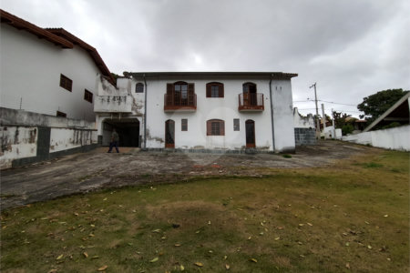 Casa à venda com 4 quartos, sendo 3 suítes, no condomínio Rancho Dirce, Sorocaba - SP