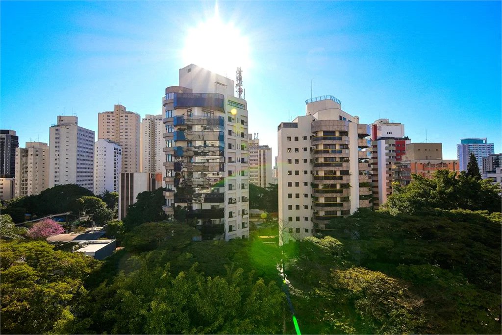 Apartamento à venda com 4 quartos, sendo 2 suítes, em Brooklin Paulista, São Paulo, SP