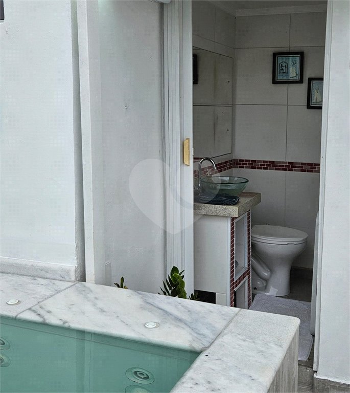 Sobrado à venda com 4 quartos, sendo 3 suítes, em Vila Monumento, São Paulo, SP