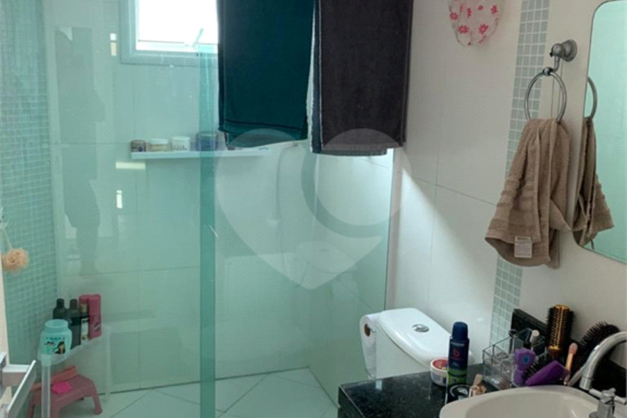 Sobrado à venda com 3 suítes em Vila Nivi, São Paulo, SP