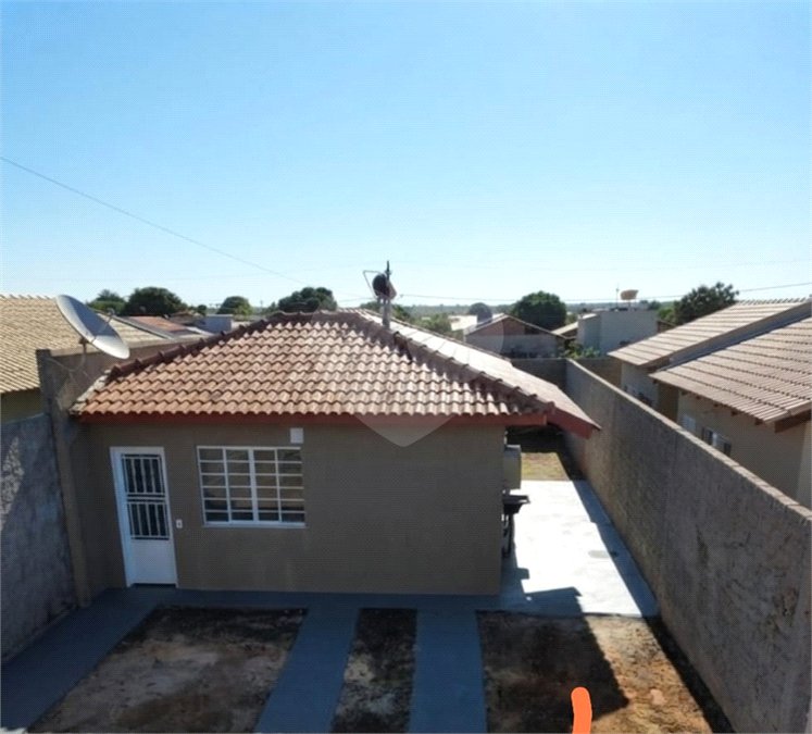 Seu Novo Lar Te Espera: Casa Aconchegante, Pronta para Morar e com 2 dormitórios e Amplo Quintal!