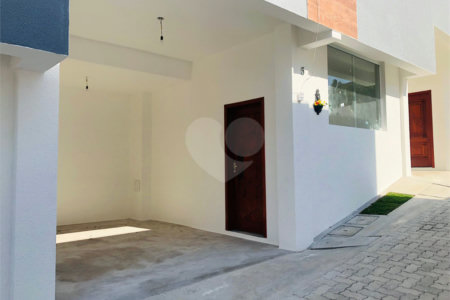 Casa à venda com 2 quartos no condomínio Residencial Turim, Mogi das Cruzes - SP