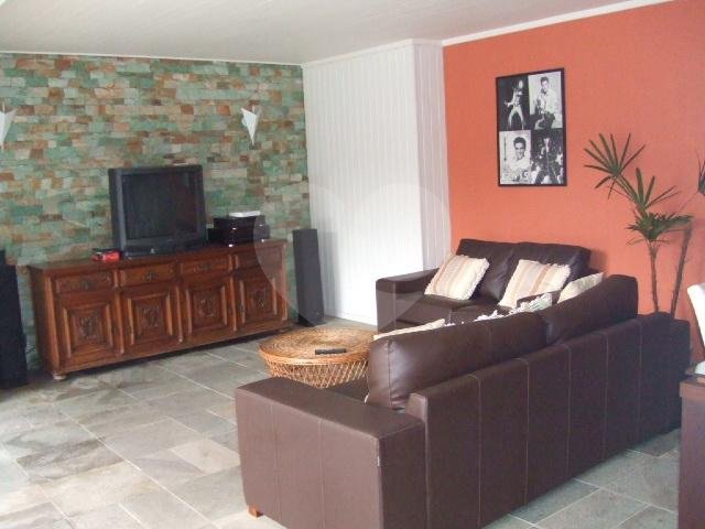 Casa Térrea à venda com 3 suítes em Jardim Petrópolis, São Paulo, SP
