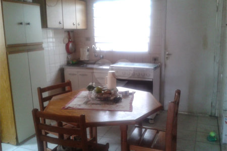 Sobrado à venda com 3 quartos, sendo 1 suíte, em Vila Santo Estéfano, São Paulo, SP