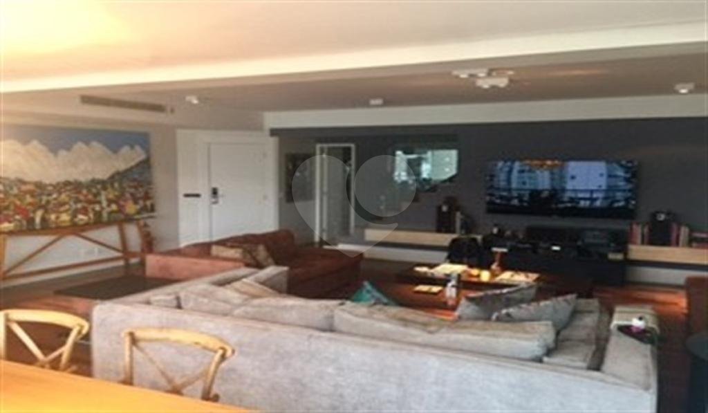 Apartamento à venda com 3 suítes em Campo Belo, São Paulo, SP