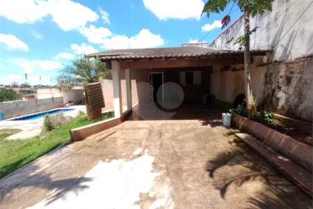 Casa à venda com 4 quartos, sendo 1 suíte, em Jardim Maricota, Itapetininga, SP