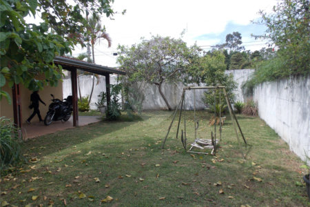 Casa à venda com 3 quartos, sendo 2 suítes, em Vila Helena, Atibaia, SP
