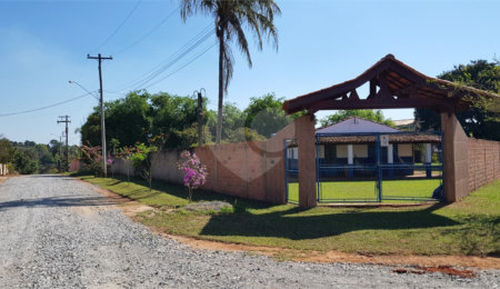 Chácara à venda com 3 quartos, sendo 1 suíte,  no Centro, Araçoiaba da Serra, SP