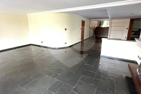 Sobrado à venda com 5 quartos, sendo 3 suítes,  em Jardim Leonor, São Paulo, SP