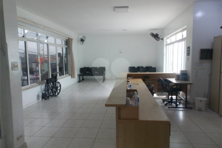 Casa à venda ou para alugar com 15 quartos, sendo 5 suítes,  no Centro, Atibaia, SP