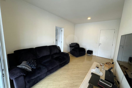 Apartamento à venda com 3 quartos, sendo 1 suíte, em Vila Gilda, Santo André, SP
