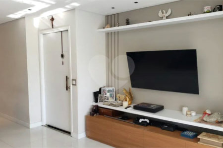 Apartamento à venda com 3 suítes em Vila Alexandria, São Paulo, SP