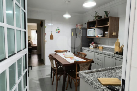 Sobrado à venda com 3 quartos, sendo 1 suíte,  em Rudge Ramos, São Bernardo do Campo, SP