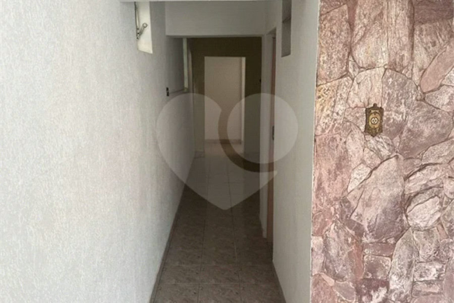 Sobrado à venda com 2 quartos em Vila Zat, São Paulo, SP